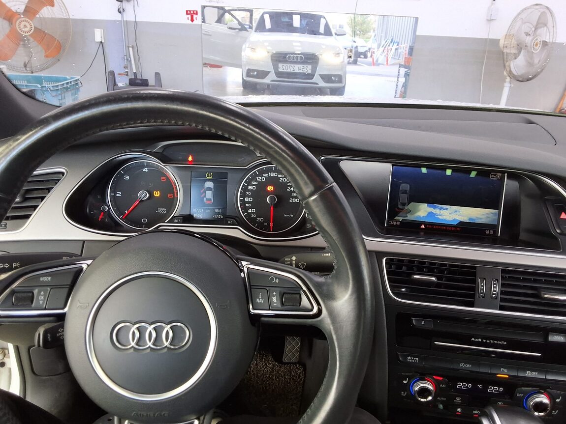 AUDI A4 (4TH GEN) 35 TDI QUATTRO COMFORT EDITION 2015 - zdjęcie 17