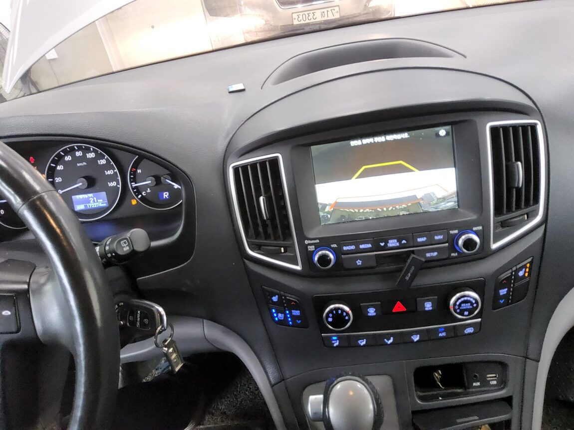 HYUNDAI THE NEW GRAND STAREX 12-SEATER DIESEL SMART 2019 - zdjęcie 17