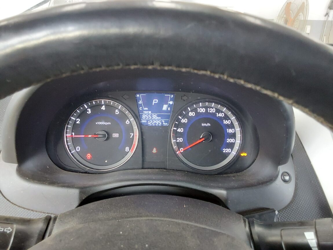 HYUNDAI NEW ACCENT 1.4 VVT MODERN 2014 - zdjęcie 9