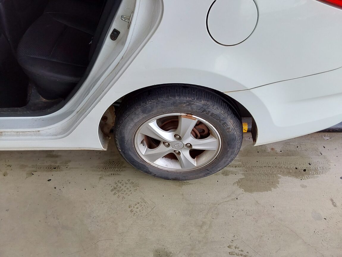 HYUNDAI NEW ACCENT 1.4 VVT MODERN 2014 - zdjęcie 21