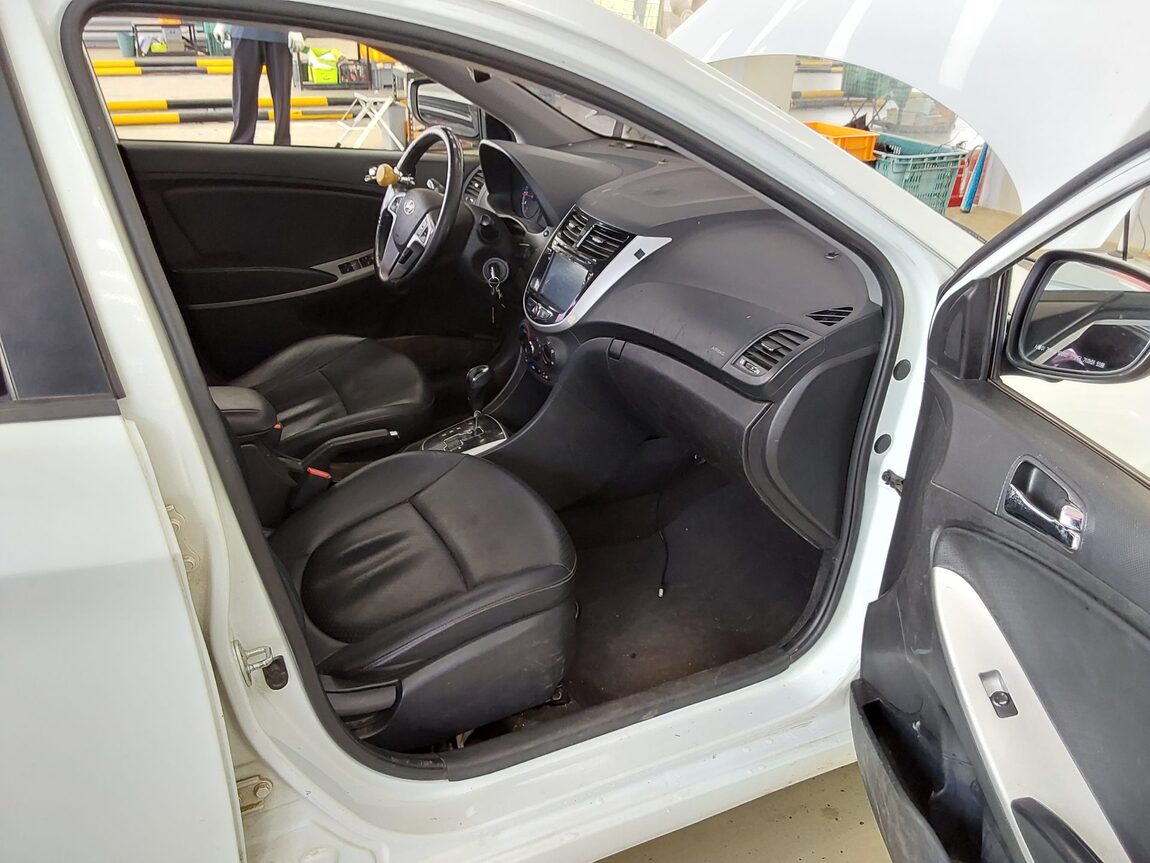 HYUNDAI NEW ACCENT 1.4 VVT MODERN 2014 - zdjęcie 14