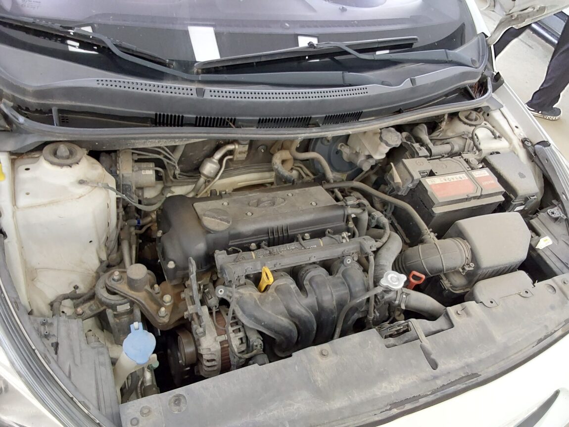 HYUNDAI NEW ACCENT 1.4 VVT MODERN 2014 - zdjęcie 18