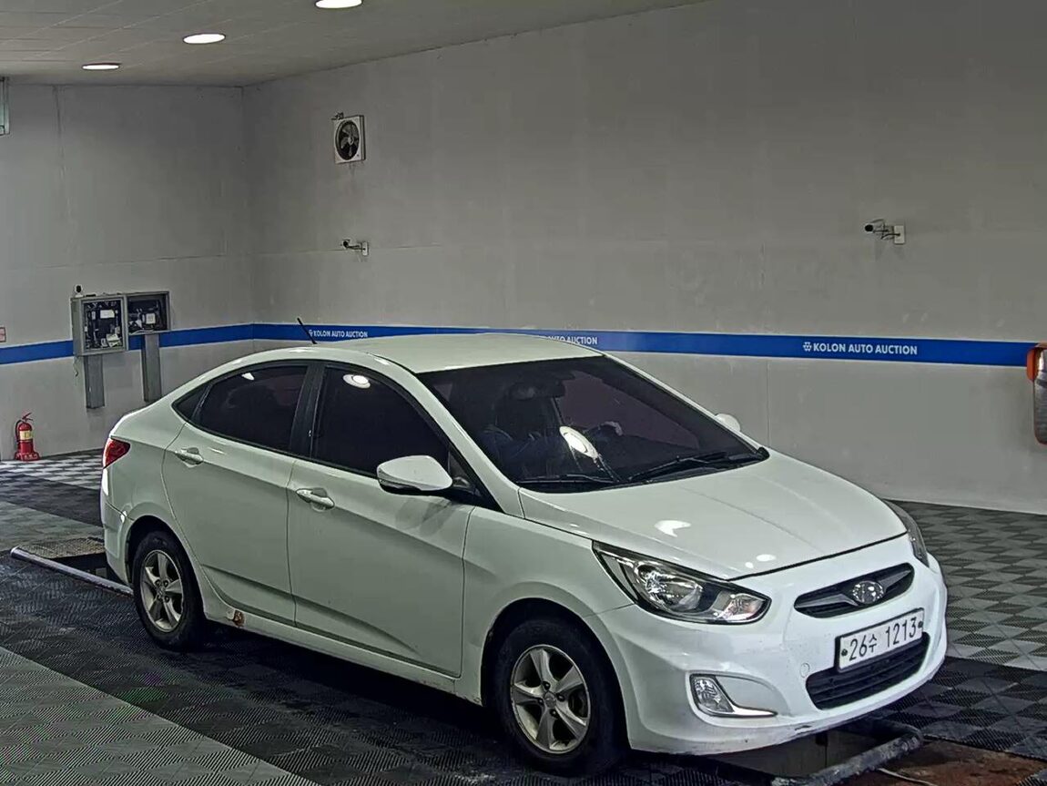 HYUNDAI NEW ACCENT 1.4 VVT MODERN 2014 - zdjęcie 3