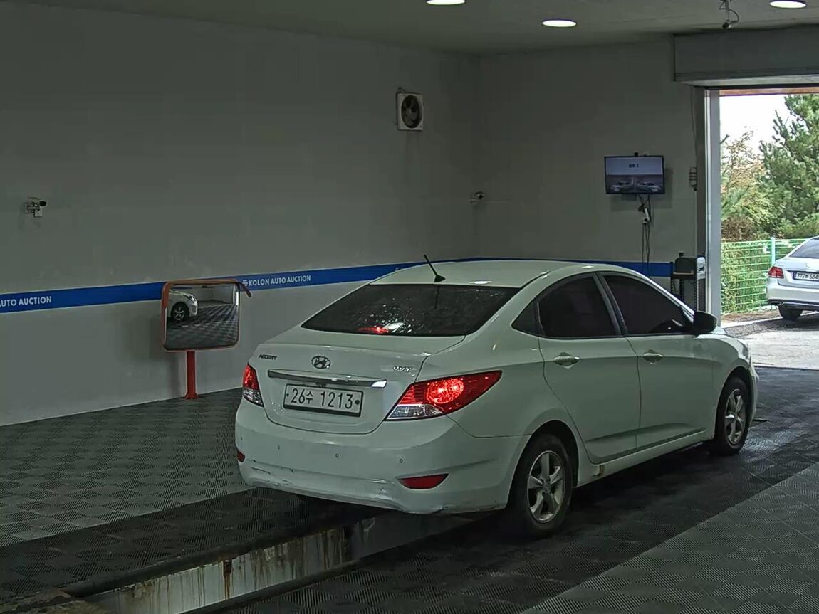 HYUNDAI NEW ACCENT 1.4 VVT MODERN 2014 - zdjęcie 5