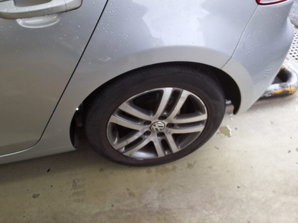 VOLKSWAGEN GOLF (6TH GEN) 1.6 TDI BLUEMOTION 2012 - zdjęcie 20