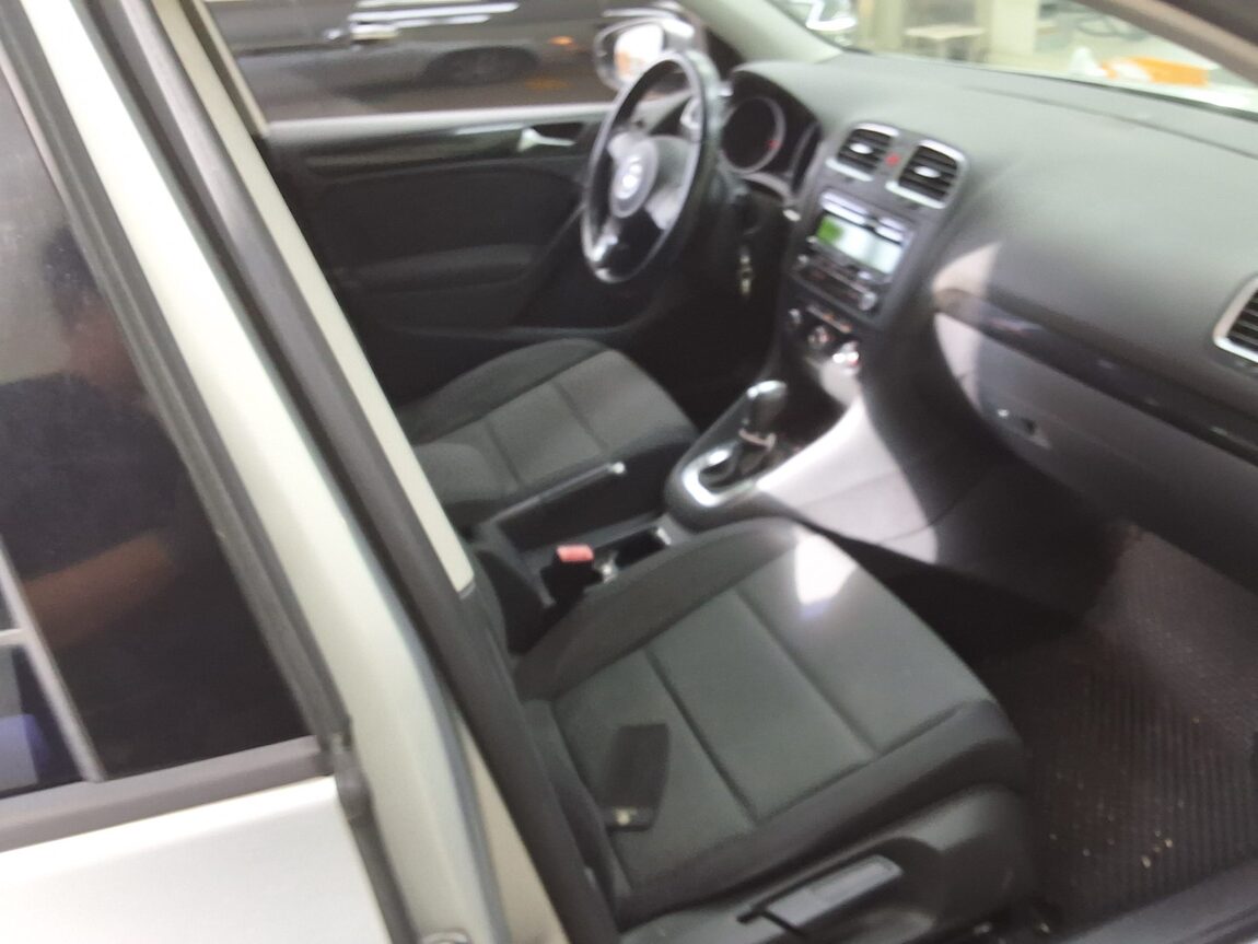 VOLKSWAGEN GOLF (6TH GEN) 1.6 TDI BLUEMOTION 2012 - zdjęcie 15