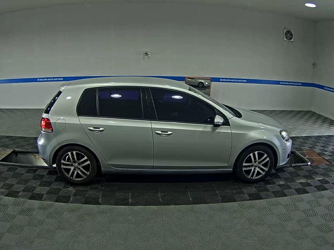 VOLKSWAGEN GOLF (6TH GEN) 1.6 TDI BLUEMOTION 2012 - zdjęcie 4