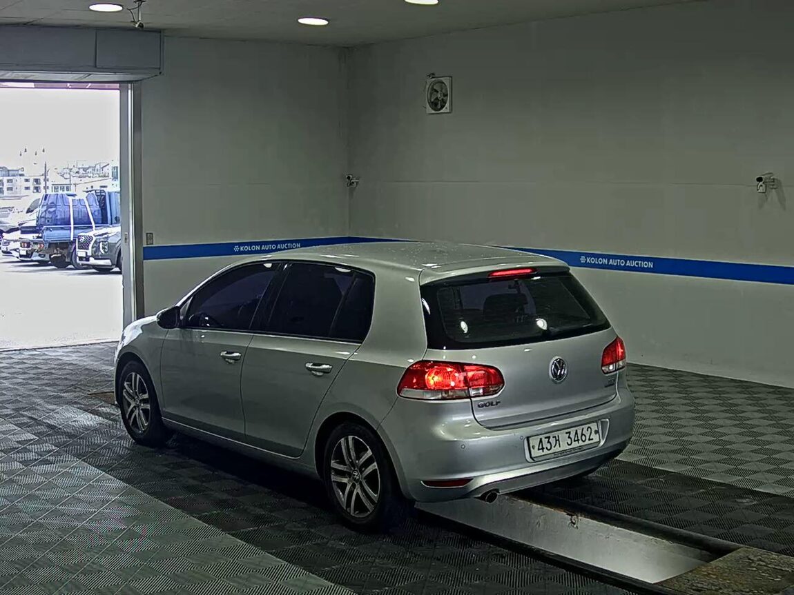 VOLKSWAGEN GOLF (6TH GEN) 1.6 TDI BLUEMOTION 2012 - zdjęcie 6