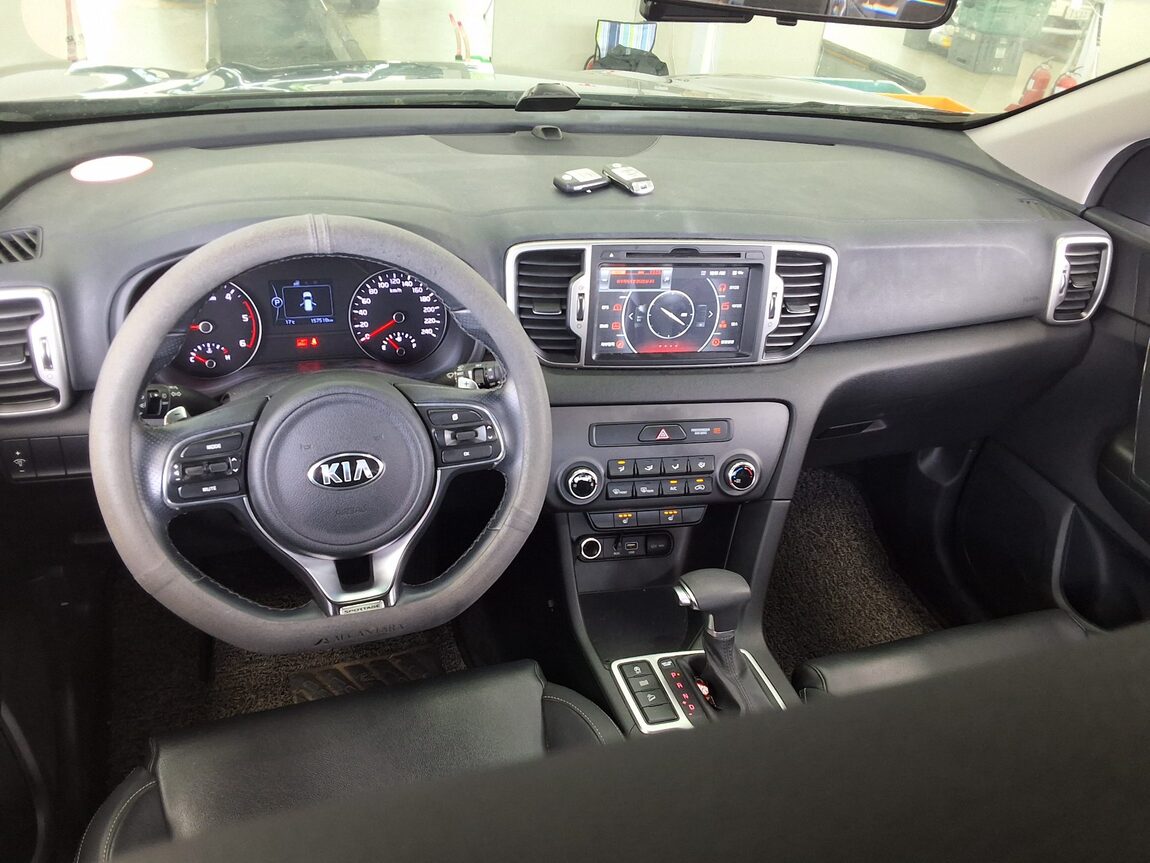 KIA NEW SPORTAGE 1.7 2WD TRENDY 2016 - zdjęcie 11