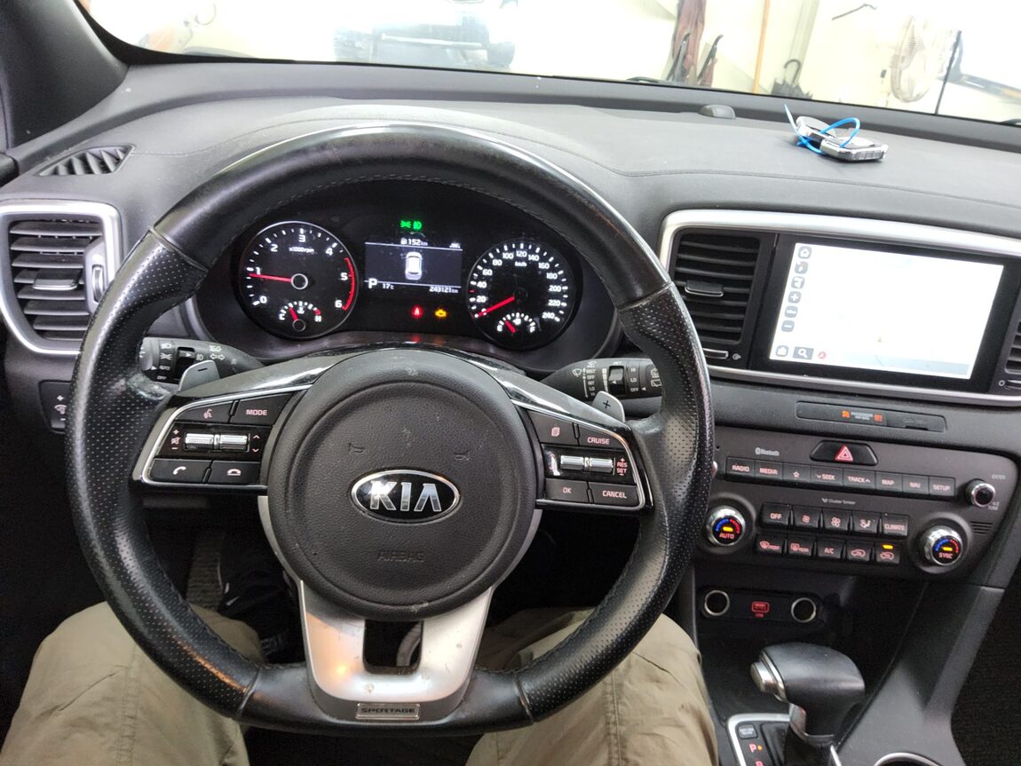 KIA SPORTAGE THE BOLD 1.6 DIESEL 2WD TRENDY 2022 - zdjęcie 17