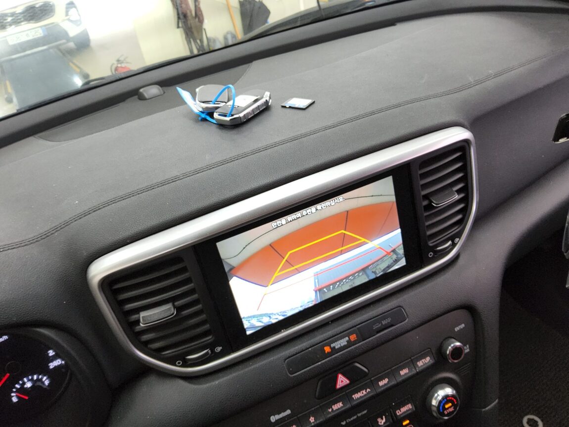 KIA SPORTAGE THE BOLD 1.6 DIESEL 2WD TRENDY 2022 - zdjęcie 18