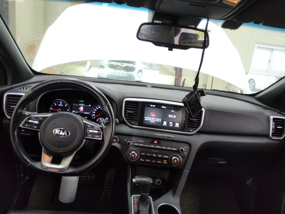 KIA SPORTAGE THE BOLD 1.6 DIESEL 2WD TRENDY 2022 - zdjęcie 11