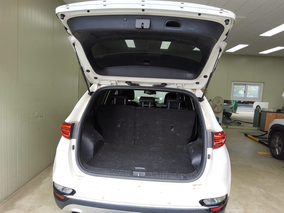 KIA SPORTAGE THE BOLD 1.6 DIESEL 2WD TRENDY 2022 - zdjęcie 15