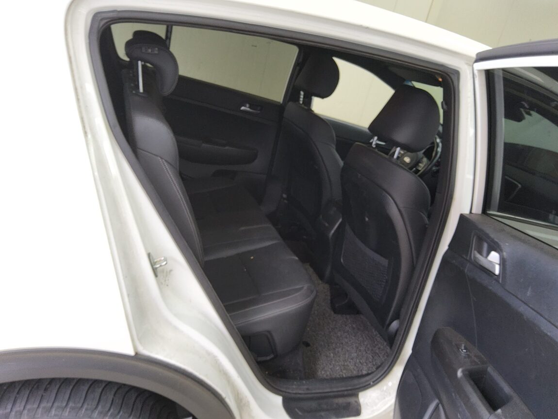 KIA SPORTAGE THE BOLD 1.6 DIESEL 2WD TRENDY 2022 - zdjęcie 13