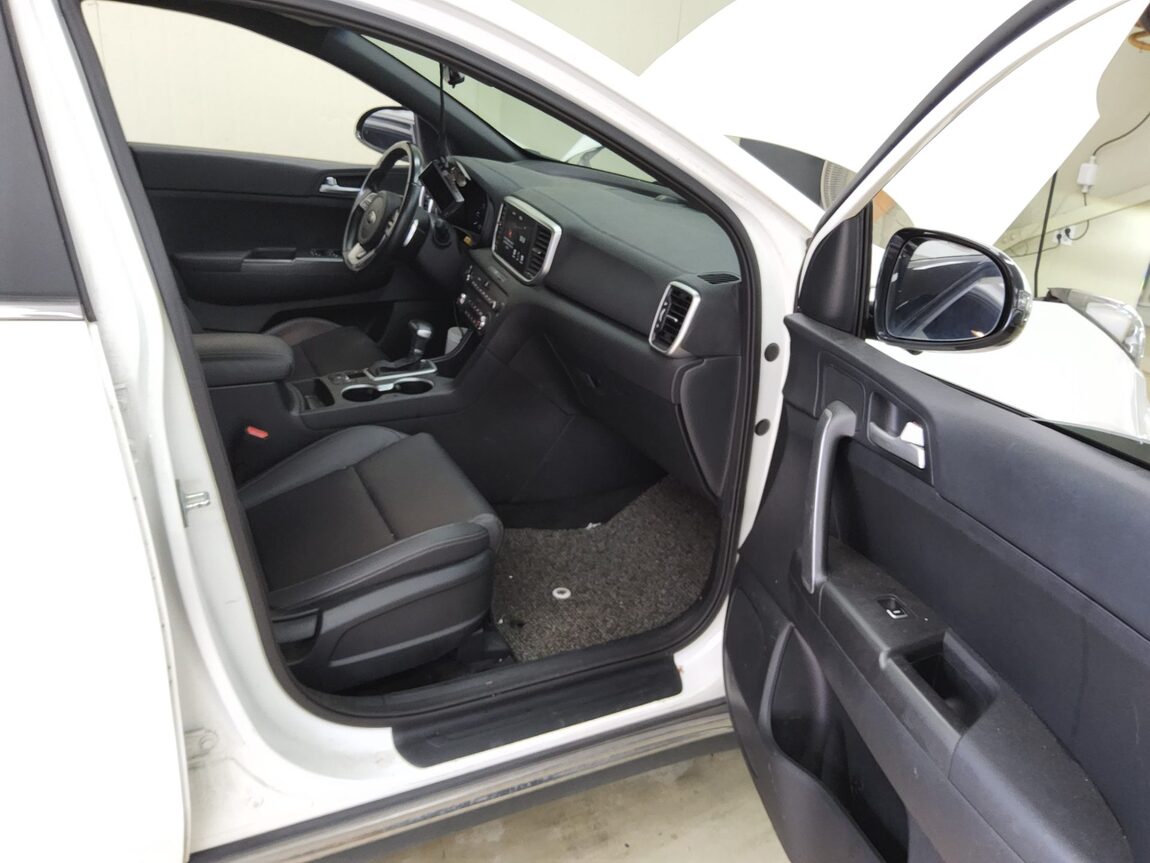 KIA SPORTAGE THE BOLD 1.6 DIESEL 2WD TRENDY 2022 - zdjęcie 14