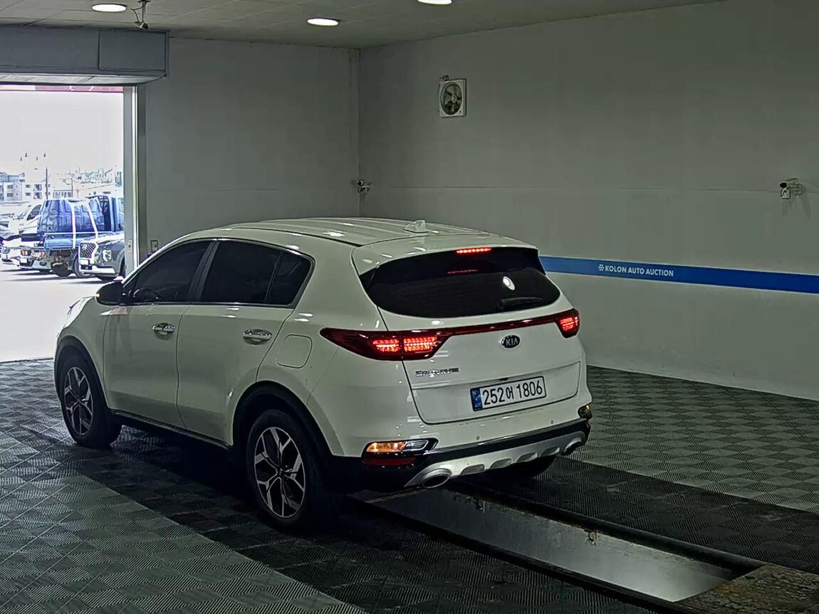 KIA SPORTAGE THE BOLD 1.6 DIESEL 2WD TRENDY 2022 - zdjęcie 6
