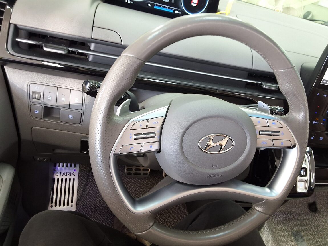 HYUNDAI STARIA 2.2 DIESEL LOUNGE 9-SEATER 4WD INSPIRATION 2023 - zdjęcie 22