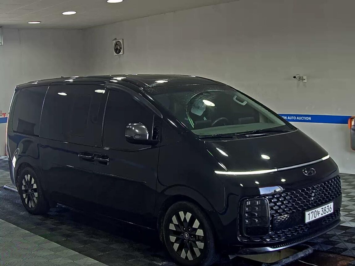 HYUNDAI STARIA 2.2 DIESEL LOUNGE 9-SEATER 4WD INSPIRATION 2023 - zdjęcie 3