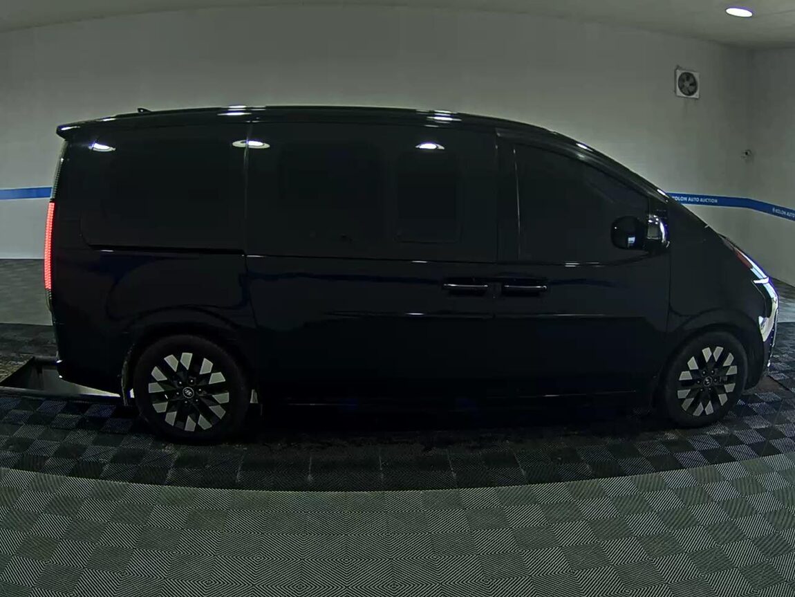 HYUNDAI STARIA 2.2 DIESEL LOUNGE 9-SEATER 4WD INSPIRATION 2023 - zdjęcie 4