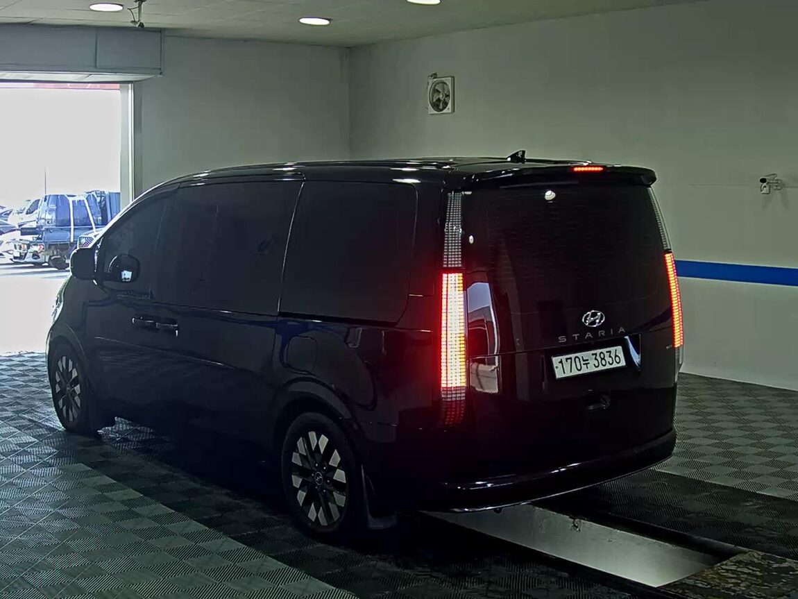 HYUNDAI STARIA 2.2 DIESEL LOUNGE 9-SEATER 4WD INSPIRATION 2023 - zdjęcie 6