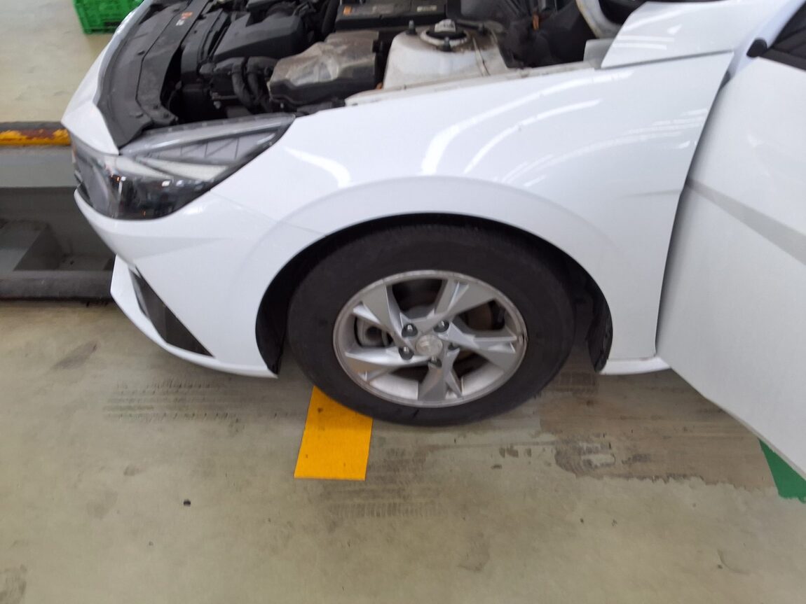 HYUNDAI AVANTE (CN7) 1.6 GASOLINE MODERN 2021 - zdjęcie 20