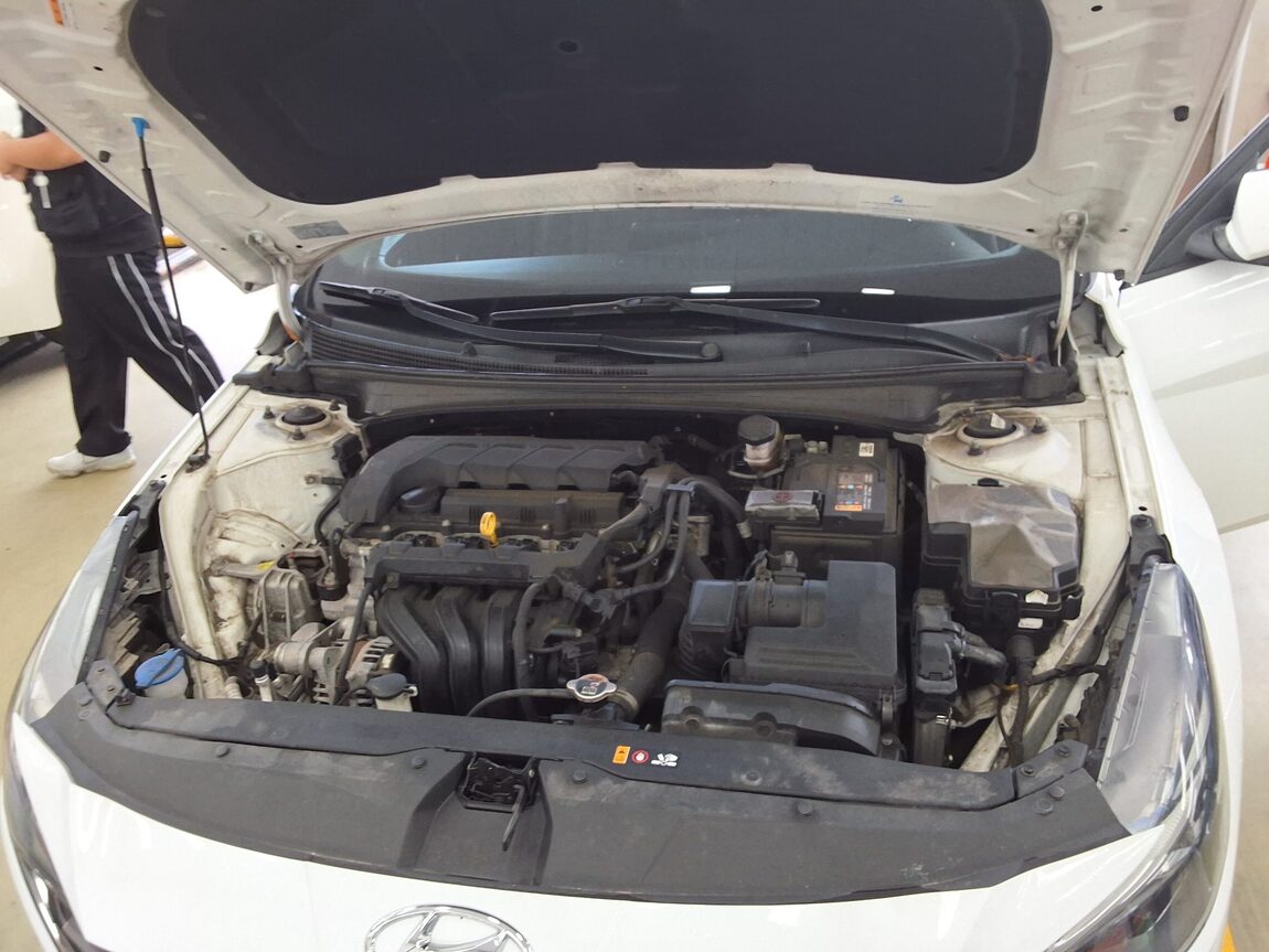 HYUNDAI AVANTE (CN7) 1.6 GASOLINE MODERN 2021 - zdjęcie 18