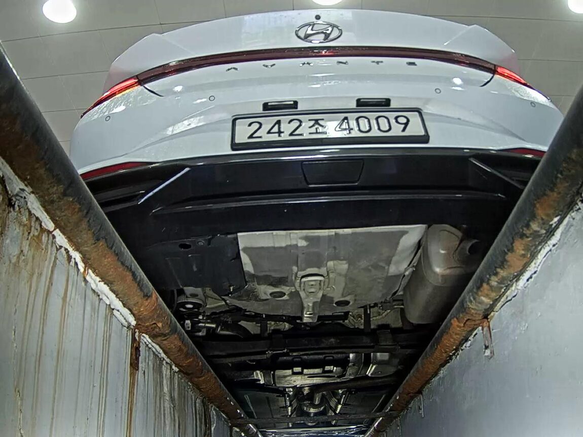 HYUNDAI AVANTE (CN7) 1.6 GASOLINE MODERN 2021 - zdjęcie 8