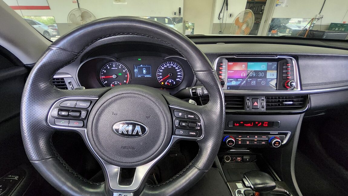 KIA NEW K5 2.0 GASOLINE PRESTIGE SX 2016 - zdjęcie 17
