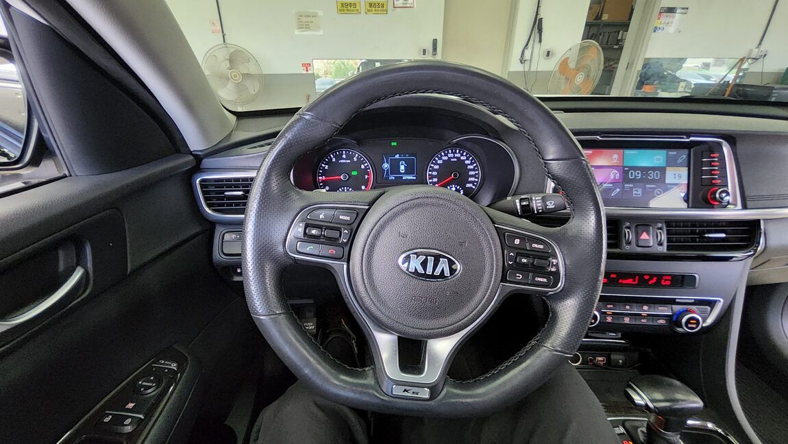 KIA NEW K5 2.0 GASOLINE PRESTIGE SX 2016 - zdjęcie 18