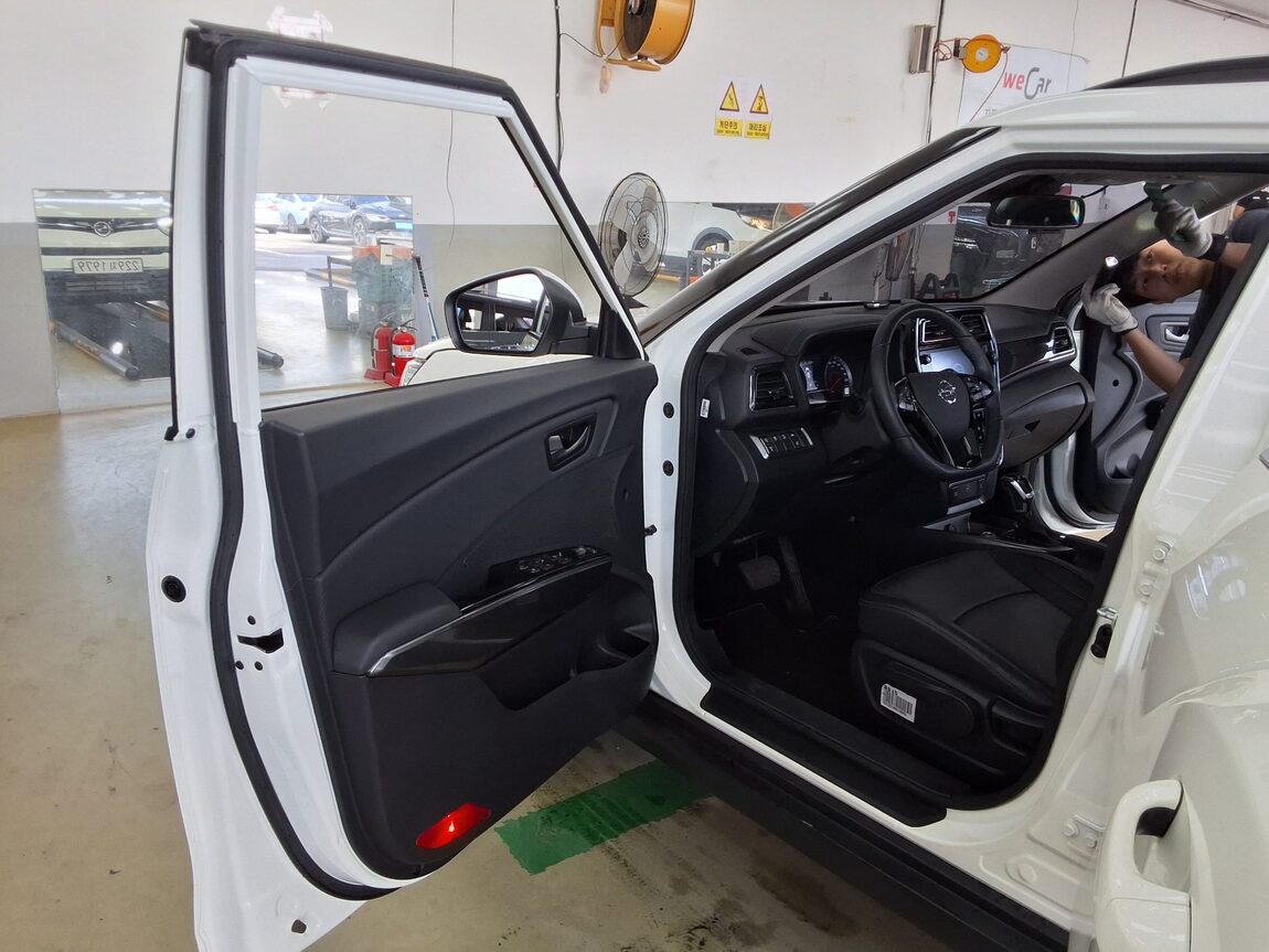 KG MOBILITY (SSANGYONG) VERY NEW TIVOLI 1.5 GASOLINE 2WD V3 2022 - zdjęcie 10