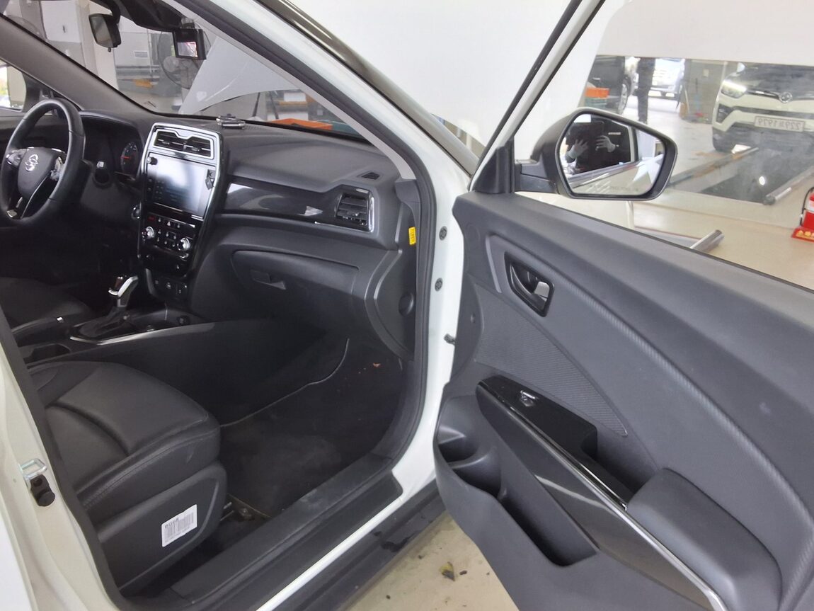 KG MOBILITY (SSANGYONG) VERY NEW TIVOLI 1.5 GASOLINE 2WD V3 2022 - zdjęcie 14