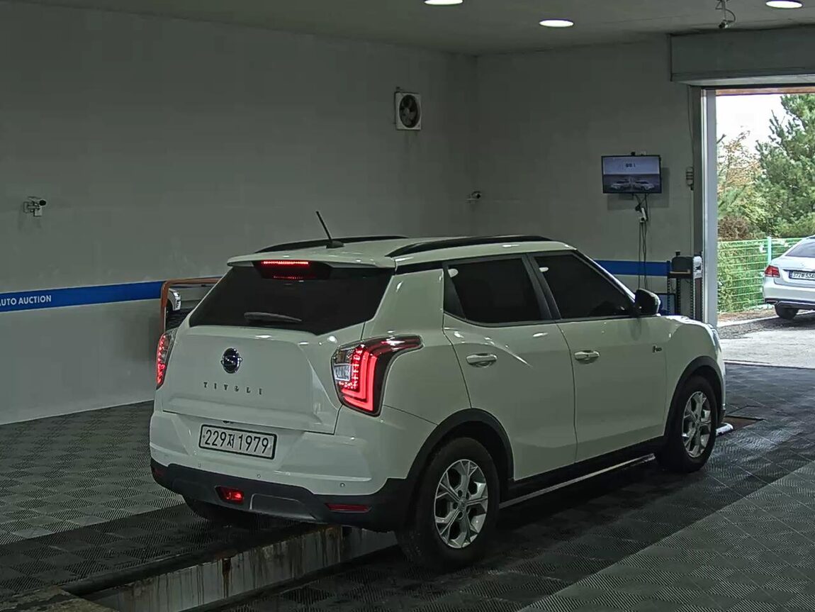 KG MOBILITY (SSANGYONG) VERY NEW TIVOLI 1.5 GASOLINE 2WD V3 2022 - zdjęcie 5