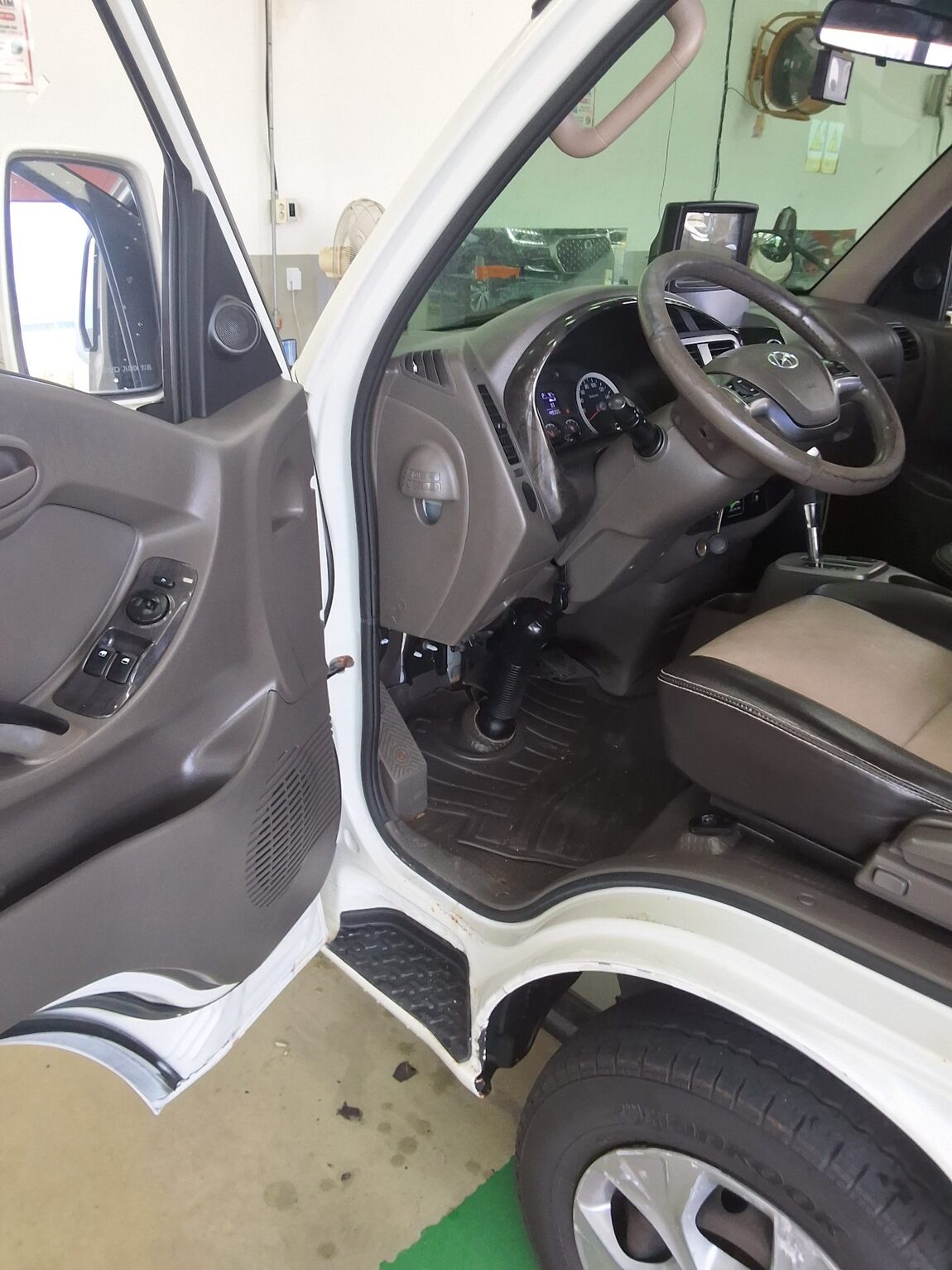 HYUNDAI PORTER II CRDi SUPER CAB EXTRA LONG WHEELBASE MODERN 2019 - zdjęcie 10