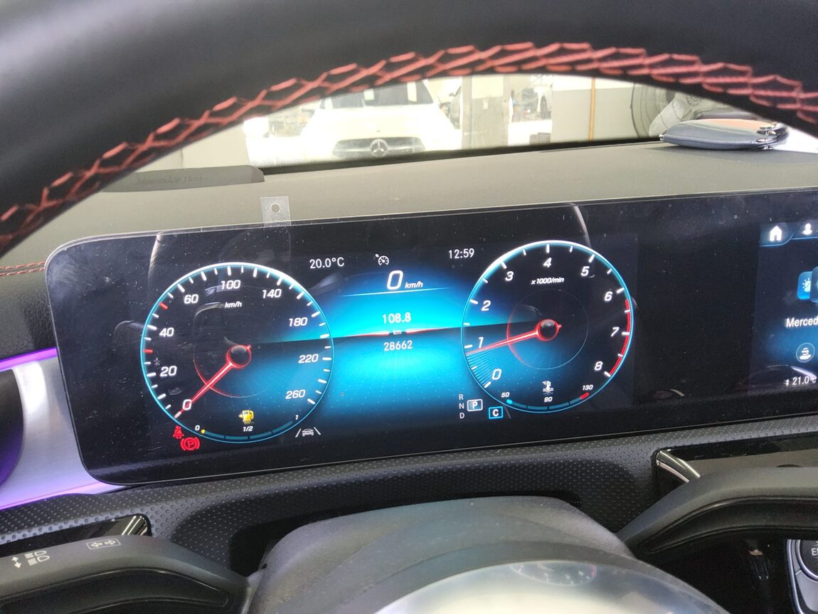 MERCEDES-BENZ CLA-CLASS (2ND GEN) CLA250 4MATIC 2021 - zdjęcie 9