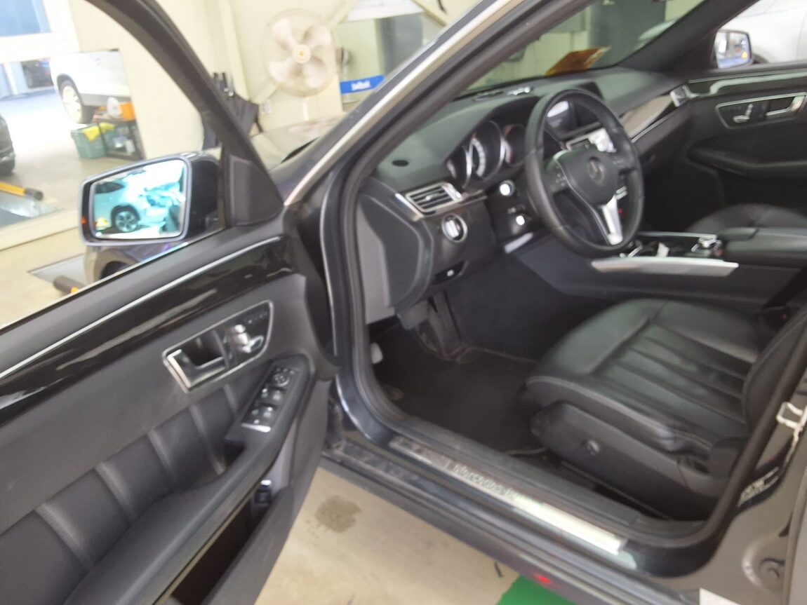 MERCEDES-BENZ E-CLASS (4TH GEN) E220 CDI BLUETEC AVANTGARDE SPORT 2016 - zdjęcie 11