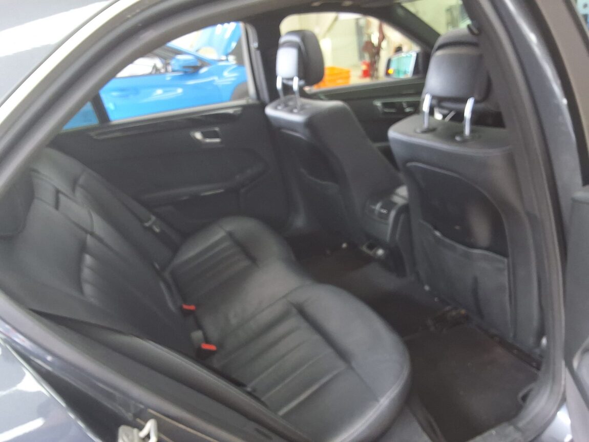 MERCEDES-BENZ E-CLASS (4TH GEN) E220 CDI BLUETEC AVANTGARDE SPORT 2016 - zdjęcie 14