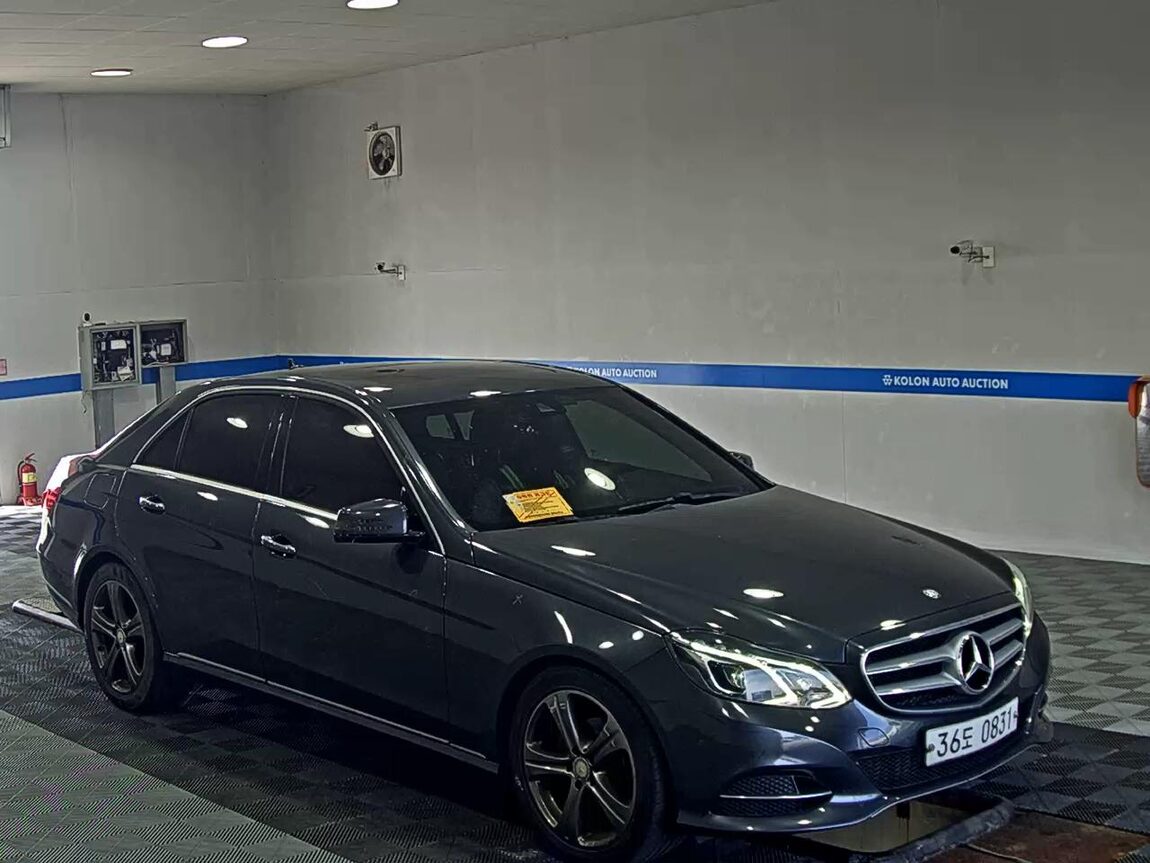MERCEDES-BENZ E-CLASS (4TH GEN) E220 CDI BLUETEC AVANTGARDE SPORT 2016 - zdjęcie 3