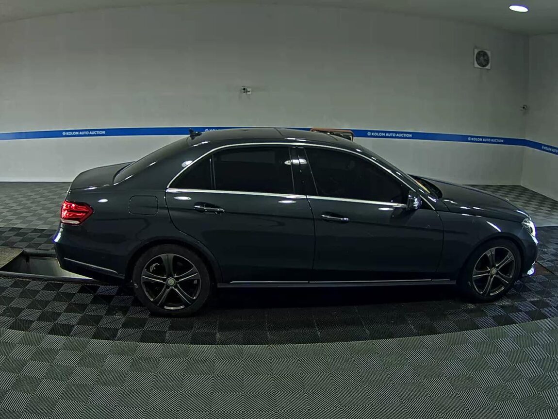 MERCEDES-BENZ E-CLASS (4TH GEN) E220 CDI BLUETEC AVANTGARDE SPORT 2016 - zdjęcie 4