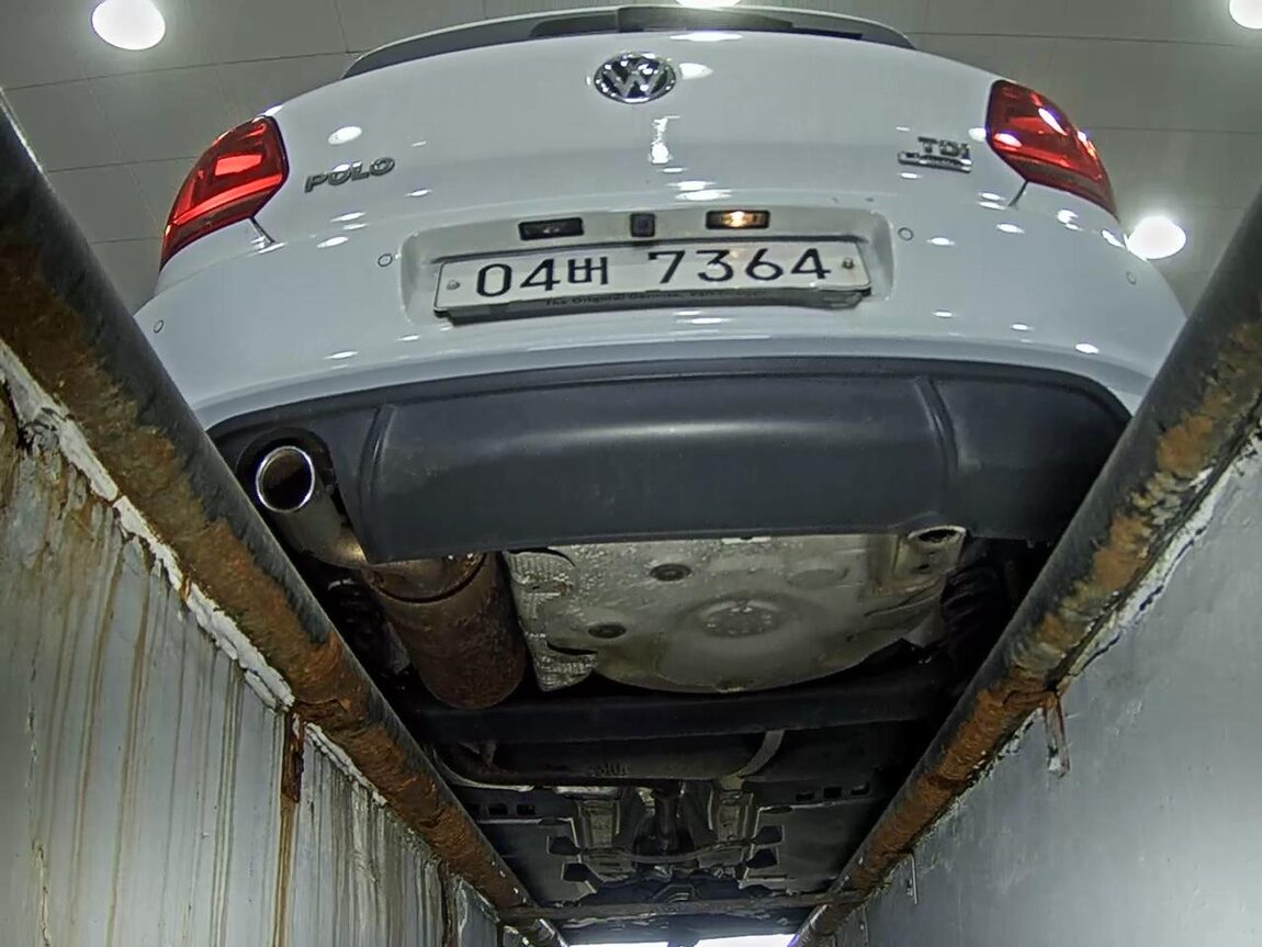 VOLKSWAGEN THE NEW POLO (5TH GEN) 1.4 TDI R LINE 2015 - zdjęcie 8