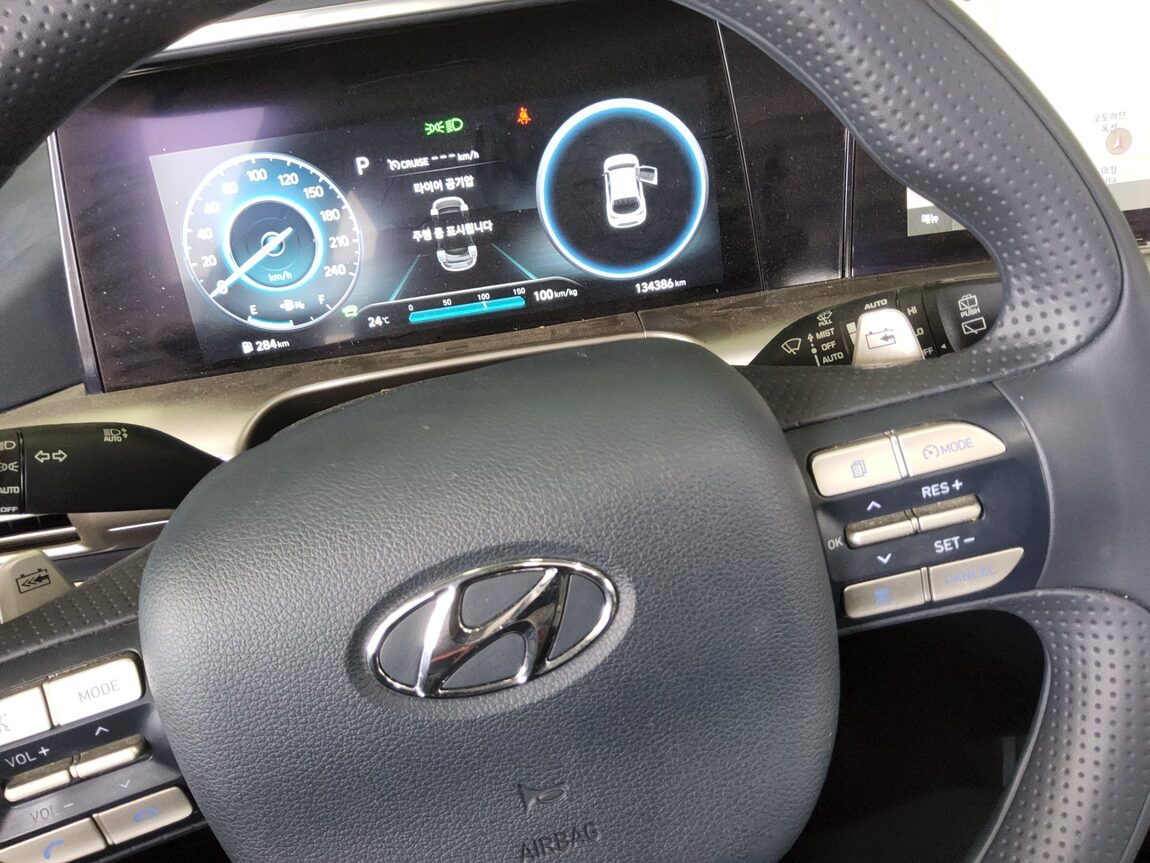 HYUNDAI NEXO FCEV PREMIUM 2023 - zdjęcie 17