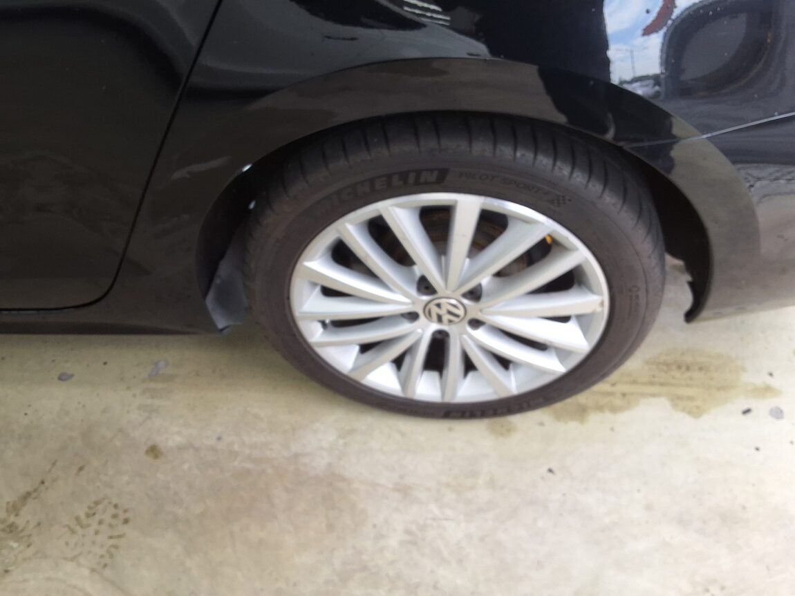 VOLKSWAGEN JETTA (6TH GEN) 1.6 TDI BLUEMOTION 2013 - zdjęcie 20