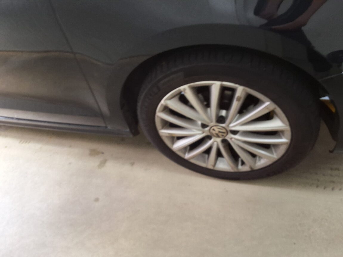 VOLKSWAGEN JETTA (6TH GEN) 1.6 TDI BLUEMOTION 2013 - zdjęcie 21