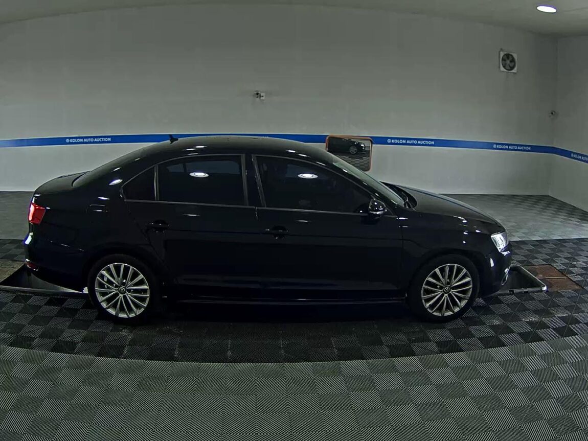 VOLKSWAGEN JETTA (6TH GEN) 1.6 TDI BLUEMOTION 2013 - zdjęcie 4