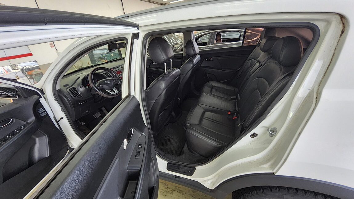 KIA SPORTAGE R DIESEL R2.0 2WD TLX LUXURY MODEL 2011 - zdjęcie 12