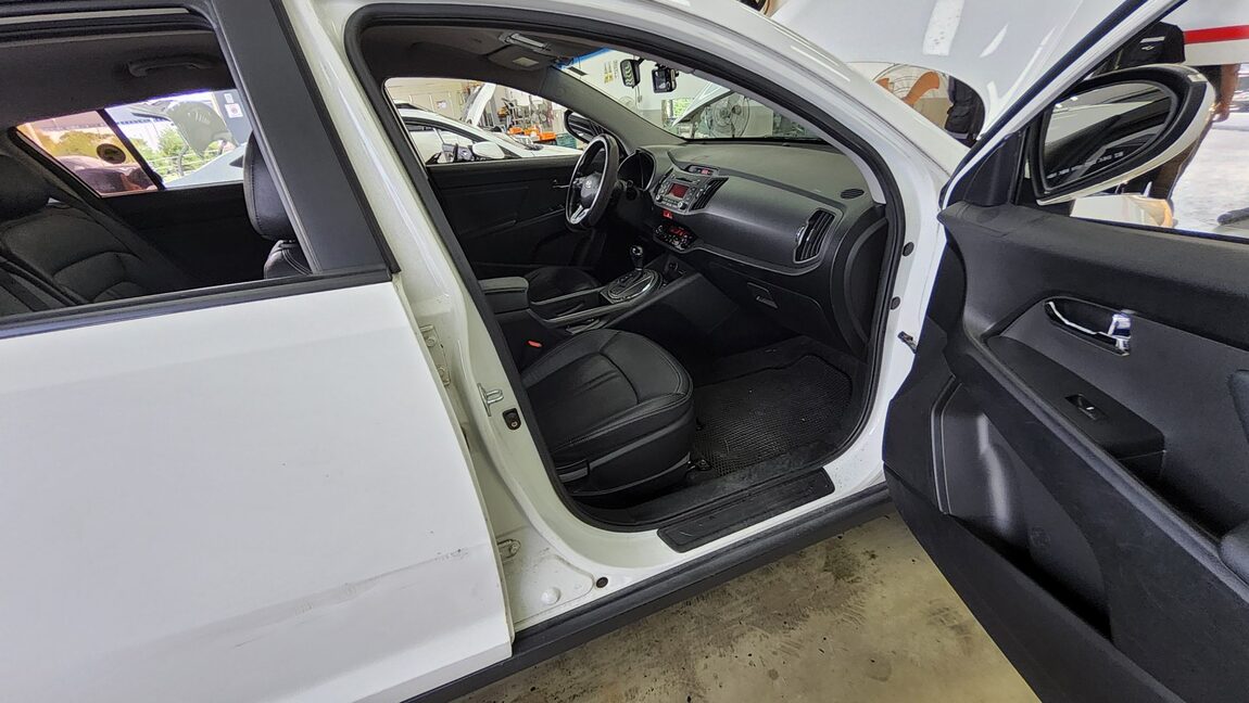 KIA SPORTAGE R DIESEL R2.0 2WD TLX LUXURY MODEL 2011 - zdjęcie 14