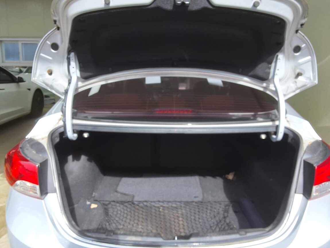 HYUNDAI AVANTE COUPE 2.0 GDi PREMIUM 2014 - zdjęcie 14