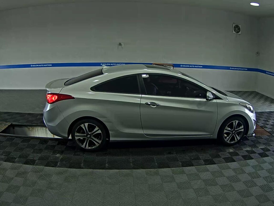 HYUNDAI AVANTE COUPE 2.0 GDi PREMIUM 2014 - zdjęcie 4