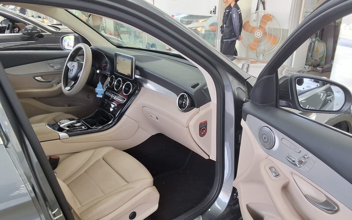MERCEDES-BENZ GLC-CLASS GLC 220d 4MATIC 2017 - zdjęcie 14