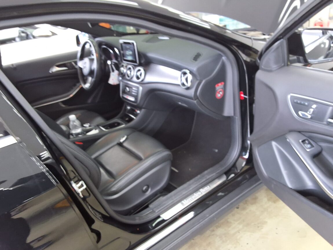 MERCEDES-BENZ GLA-CLASS GLA 220 PREMIUM 2018 - zdjęcie 14