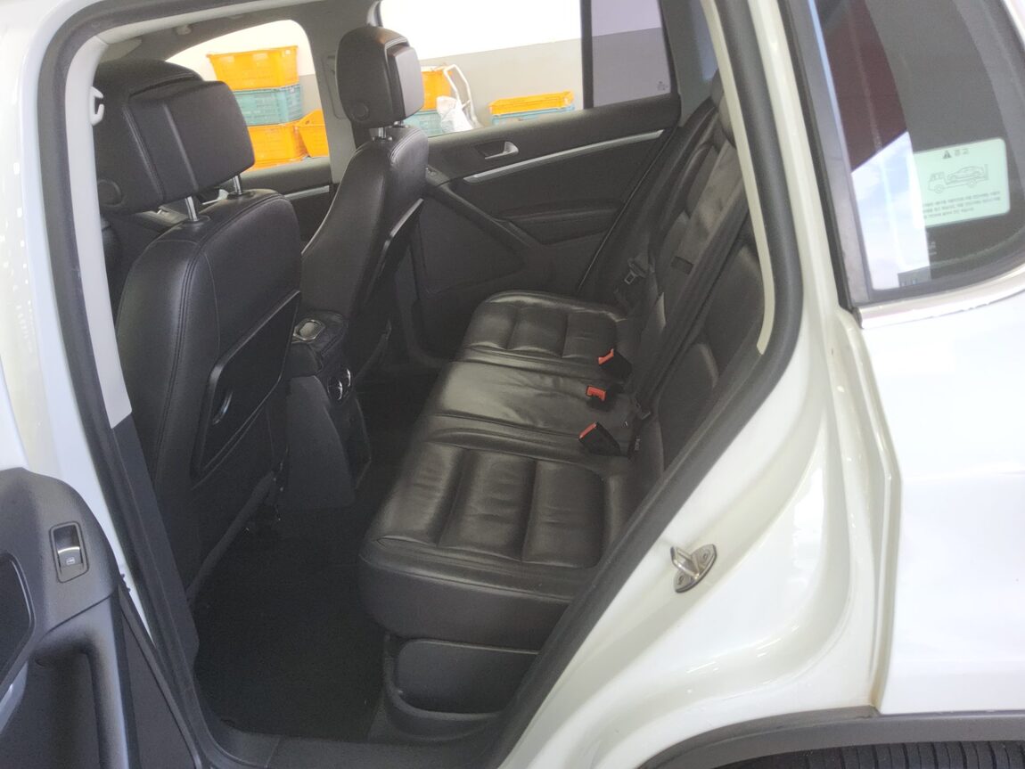 VOLKSWAGEN TIGUAN 2.0 TDI BLUEMOTION PREMIUM 2016 - zdjęcie 12